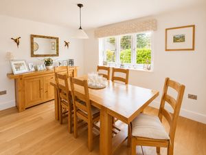 Dining Room - click for photo gallery